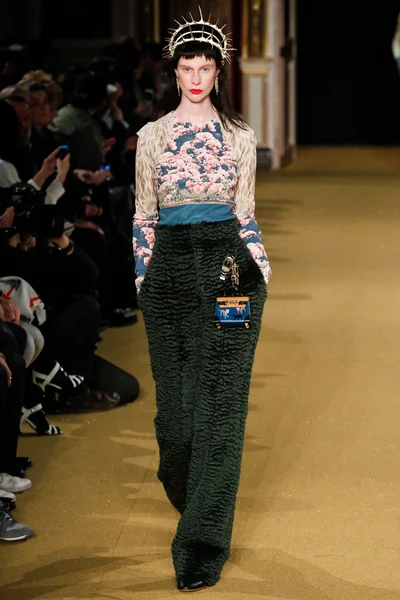 Look 1